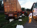 Семеро рабочих сделали последнюю фотографию перед крушением грузовика (Видео) 7