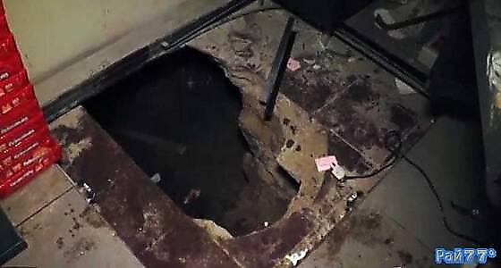 Уругвайские грабители, семь месяцев рывшие подкоп к банку, не смогли открыть сейф (Видео)