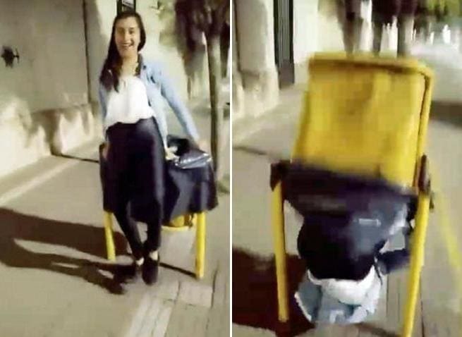 Девушка, неудачно присевшая на мусорный бачок в Аргентине, рассмешила интернет. (Видео)