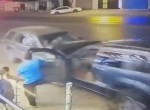 Ребёнок покинул легковушку за секунды до ДТП ▶