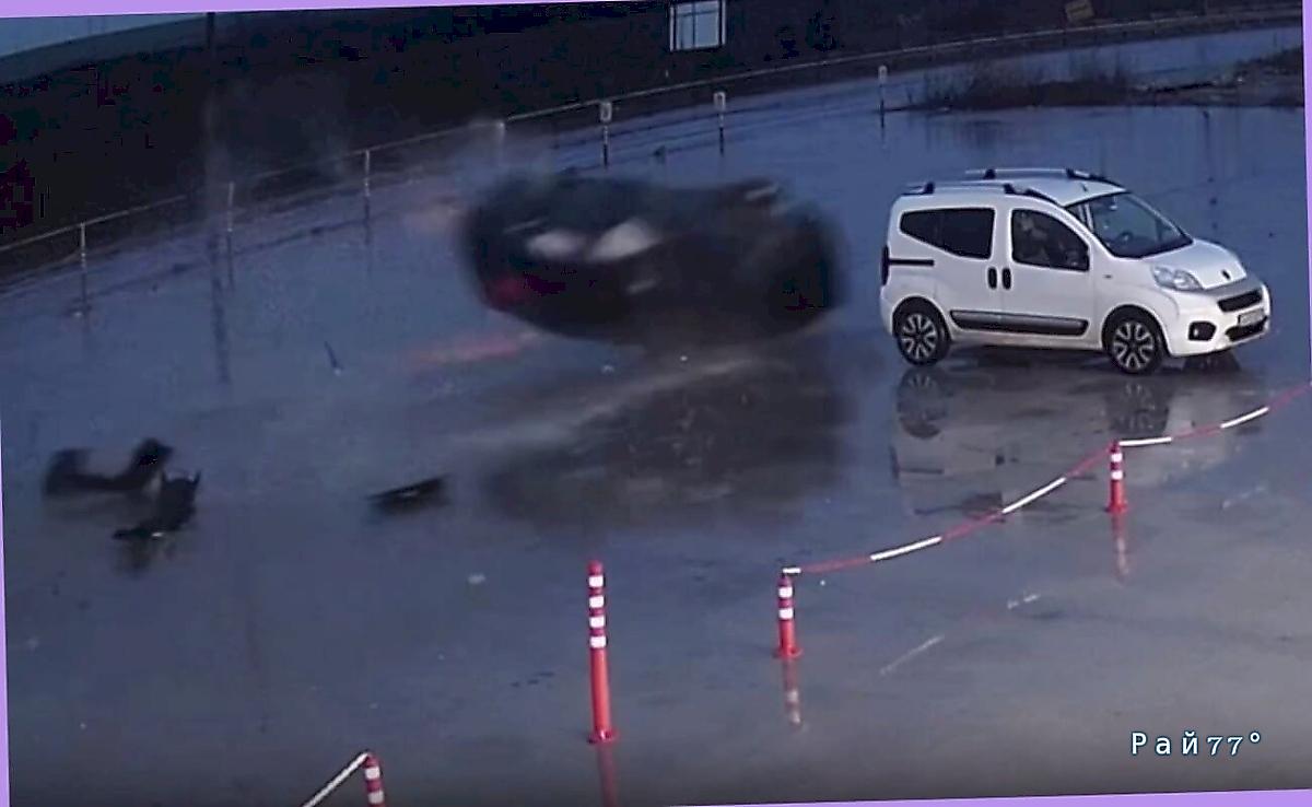 Кувыркающийся автомобиль попал на видео в Турции Кувыркающийся автомобиль попал на видео в Турции