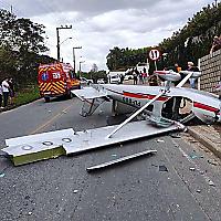 Прогулочный самолёт потерпел крушение на оживлённой магистрали в Бразилии 3