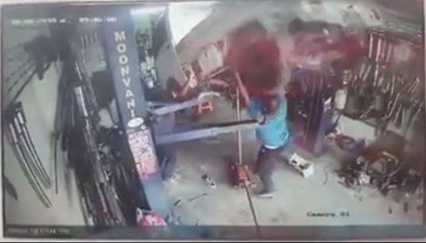 Тайские механики умудрились перевернуть на крышу грузовик во время ремонта (Видео)