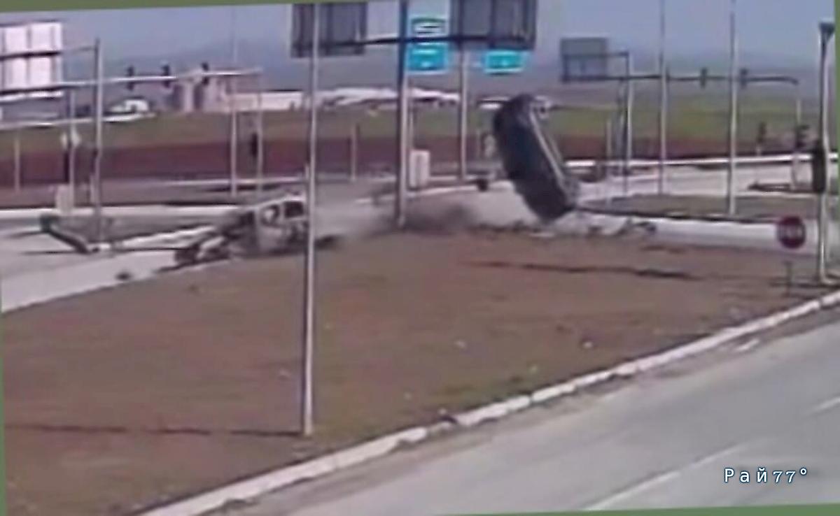 Сокрушительное ДТП, к счастью обошедшееся без жертв, попало на видео в Турции