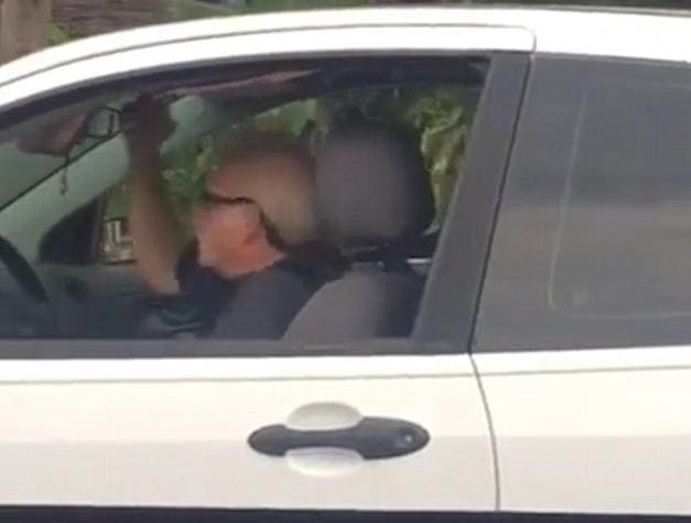 Пожилой меломан, слушающий «Металлику» за рулём своего автомобиля стал новой знаменитостью в интернете. (Видео)