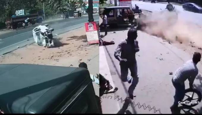 Момент молниеносной аварии попал в объективы двух видеокамер в Индии (Видео)