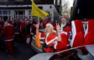 Тысячи разнополых «Санта - Клаусов» вышли на улицы Вуллонгонга, Лондона и Нью - Йорка + зомби вечеринка в Австралии (Видео) 102
