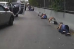Десятки очевидцев перестрелки полицейских с наркодилерами, чтобы спастись, легли на землю в Бразилии (Видео)