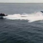 Полицейский катер и вертолёт организовали погоню за лодкой наркоторговцев в Испании (Видео)