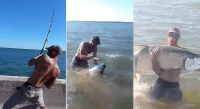 Рыбак устроил погоню за уловом по набережной во Флориде ▶