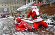 Тысячи разнополых «Санта - Клаусов» вышли на улицы Вуллонгонга, Лондона и Нью - Йорка + зомби вечеринка в Австралии (Видео) 150