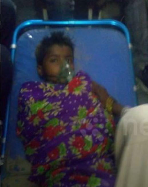 5-летнего ребёнка, упавшего в глубокий колодец, спасли в Индии ▶
