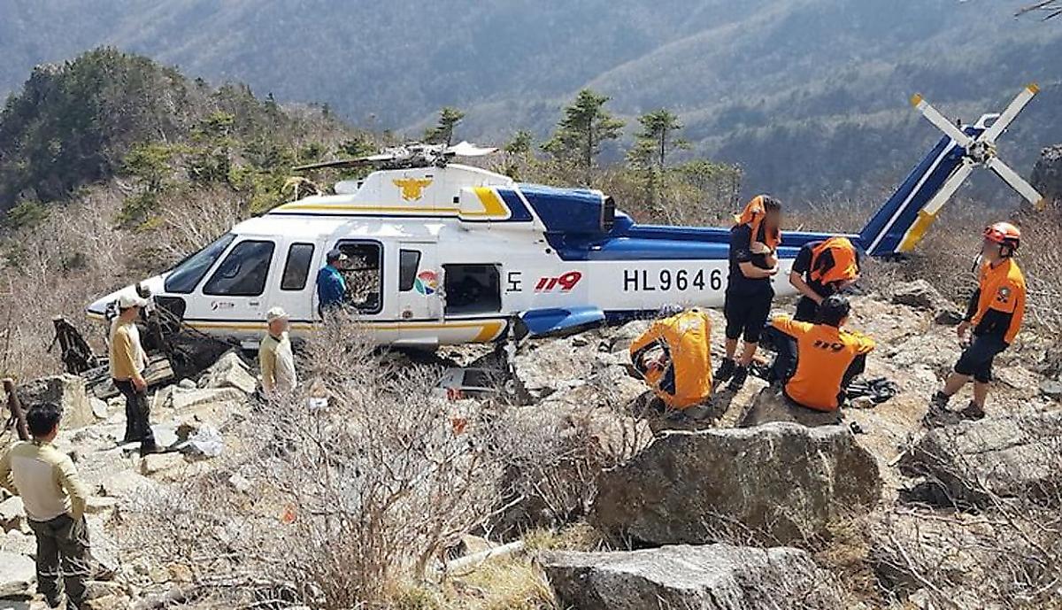 Вертолёт совершил жёсткую посадку во время спасения туриста в горах Кореи