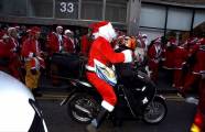 Тысячи разнополых «Санта - Клаусов» вышли на улицы Вуллонгонга, Лондона и Нью - Йорка + зомби вечеринка в Австралии (Видео) 104