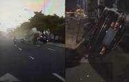 Легковой автомобиль «раздавил» трактор на автомагистрали в Китае. (Видео)