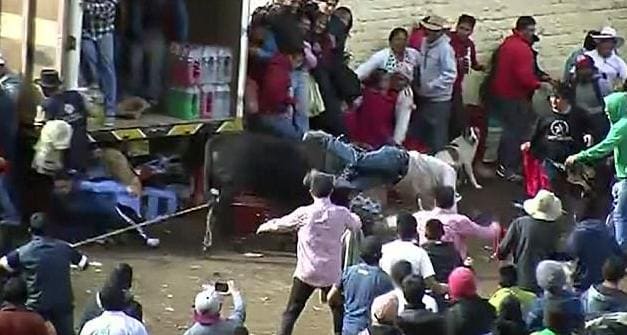 Массовые гуляния любителей острых ощущений закончились кровопролитием в городе Уанкавелика, во время традиционного забега с быками.