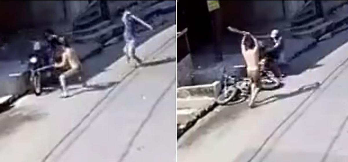 Пешеходы накостыляли мотоциклисту и его подруге за попытку хищения телефона - видео