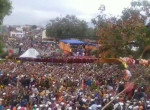 Гигантский флагшток упал в толпу на фестивале в Индии