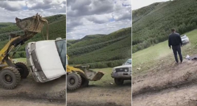 Перевернувшаяся легковушка, поставленная на колёса бульдозером, скрылась в лесу (Видео)