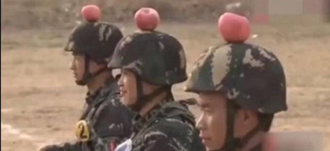 Стрелки китайской армии совершенствуют своё мастерство на живых мишенях. (Видео)