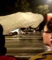 Три китаянки чудом выжили, оказавшись заблокированными в салоне расплющенного автомобиля, после крушения многотонного грузовика. (Видео) 0