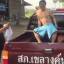 Тайские полицейские с поличным задержали слишком любвеобильного мужчину. (Видео) 2