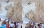 Оползень обрушился на пляж в Греции (Видео)