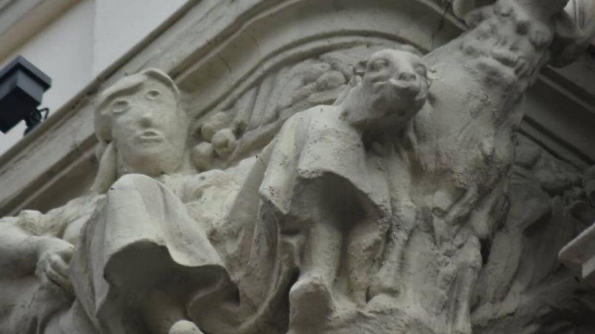 Горе-строители «отреставрировали» скульптуру и рассмешили жителей испанского города