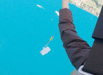Туристка, делая селфи во время полёта на параплане, уронила  iРhоnе 11 в озеро - видео