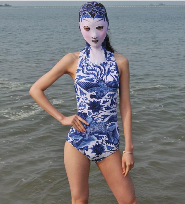 Китайские «антизагарные» костюмы становятся популярными в Австралии