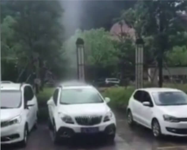 Ливень, охвативший площадь 1 кв. метр прошёл в Китае. (Видео)