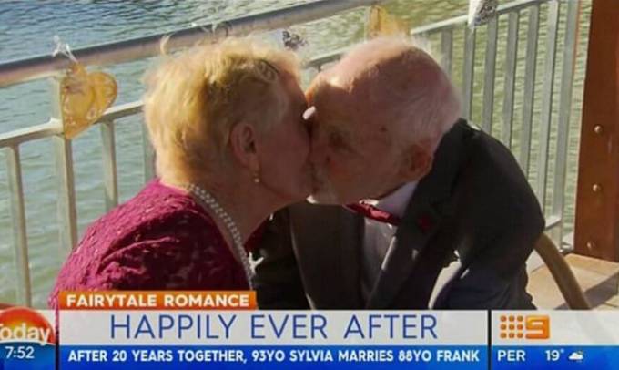 93-летняя невеста вышла замуж за 88-летнего жениха в Австралии. (Видео)