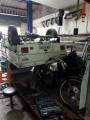 Тайские механики умудрились перевернуть на крышу грузовик во время ремонта (Видео) 2