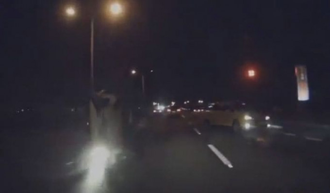 Такси и легковушка не поделили дорогу на Тайване (Видео)
