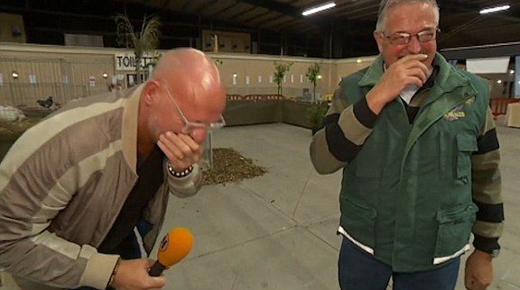 Весёлый фермер рассмешил до слёз ведущего во время записи интервью для голландского телевидения. (Видео)