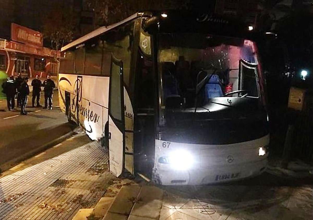 Британский турист устроил экстремальный заезд на угнанном автобусе в Испании
