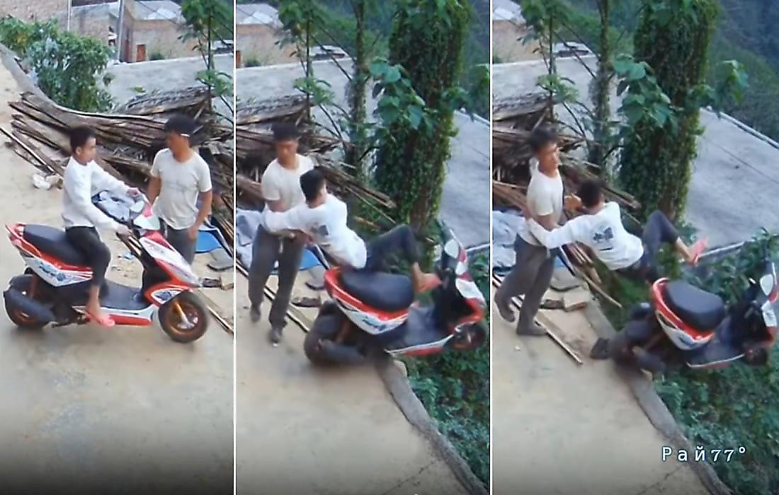 Побег скутера из-под нерадивого владельца был снят в Китае