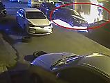 Ресторатор, борясь с тараканами, спалил три автомобиля в Китае ▶