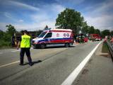 Дорогостоящее ДТП: автотрейлер с автомобилями KIA перевернулся на трассе в Польше (Видео) 9