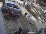 Грузовик с отказавшими тормозами вызвал большой переполох в Непале ▶