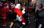 Тысячи разнополых «Санта - Клаусов» вышли на улицы Вуллонгонга, Лондона и Нью - Йорка + зомби вечеринка в Австралии (Видео) 106
