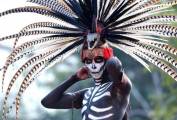 Тысячи мексиканцев приняли участие в параде, посвящённом дню мёртвых в Мехико. (Видео) 15