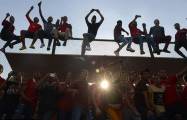 Египетский футбольный клуб отменил тренировку из за огромного количества болельщиков, пришедших на стадион. (Видео) 4