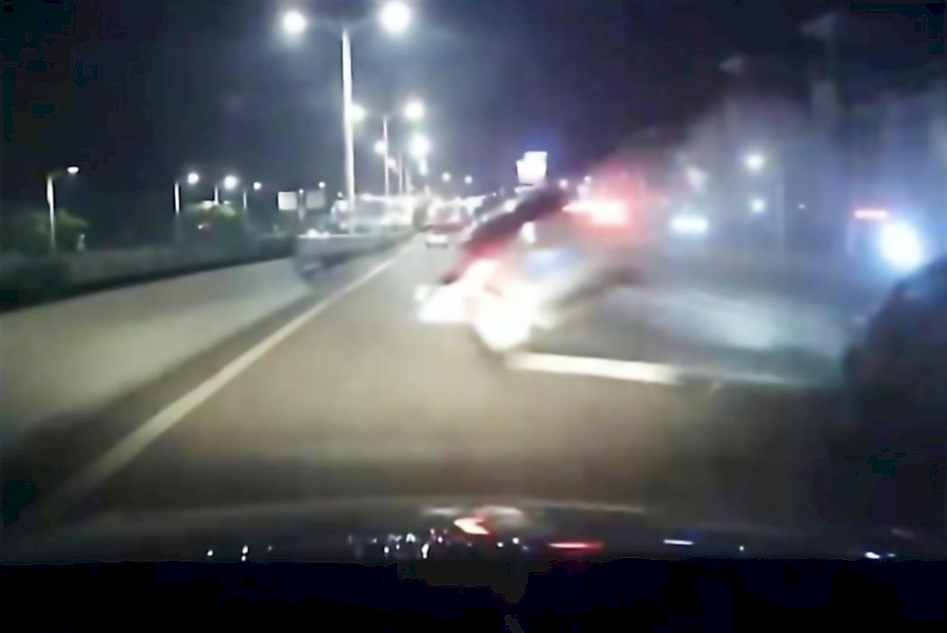 «Гиперзвуковая» авария попала на видео в Китае
