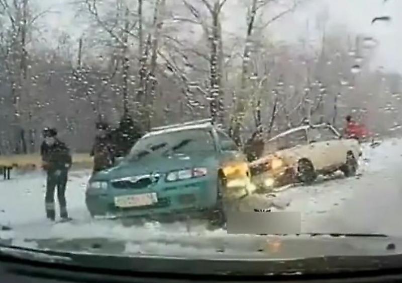 Кемеровский автолюбитель сбил «ДПСника» во время буксировки автомобиля ▶
