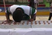 Очередной рекорд, разбив 243 грецких ореха головой, установил твердолобый пакистанец (Видео)