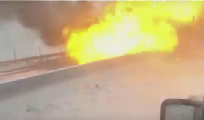 Ростовский автомобилист, проезжая пробку, оказался в эпицентре взрыва (Видео)