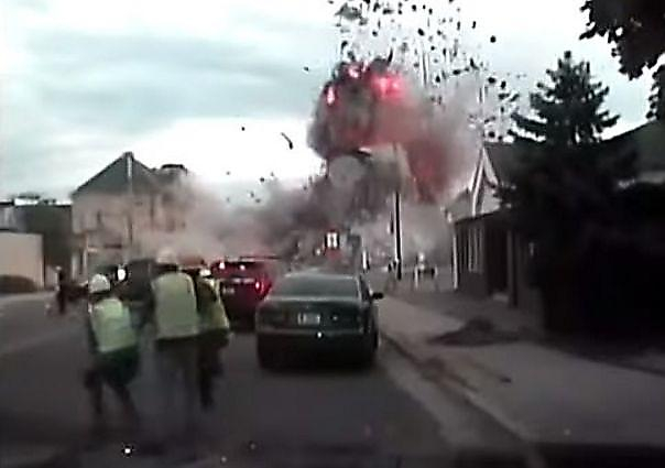 Мощный взрыв газа попал на видеокамеру в США
