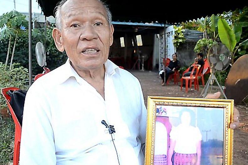 Тайский «вдовец» временно сменил свой статус и спас жену от кремации ▶