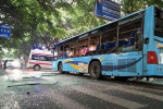 Момент взрыва автобуса попал на видеокамеру в Китае 0